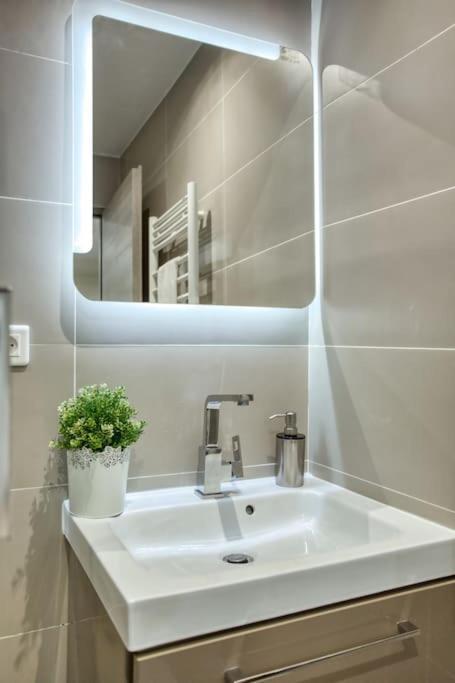 Amazing Apart New Bastille 3 Bedrooms 2 Bathrooms 파리 외부 사진